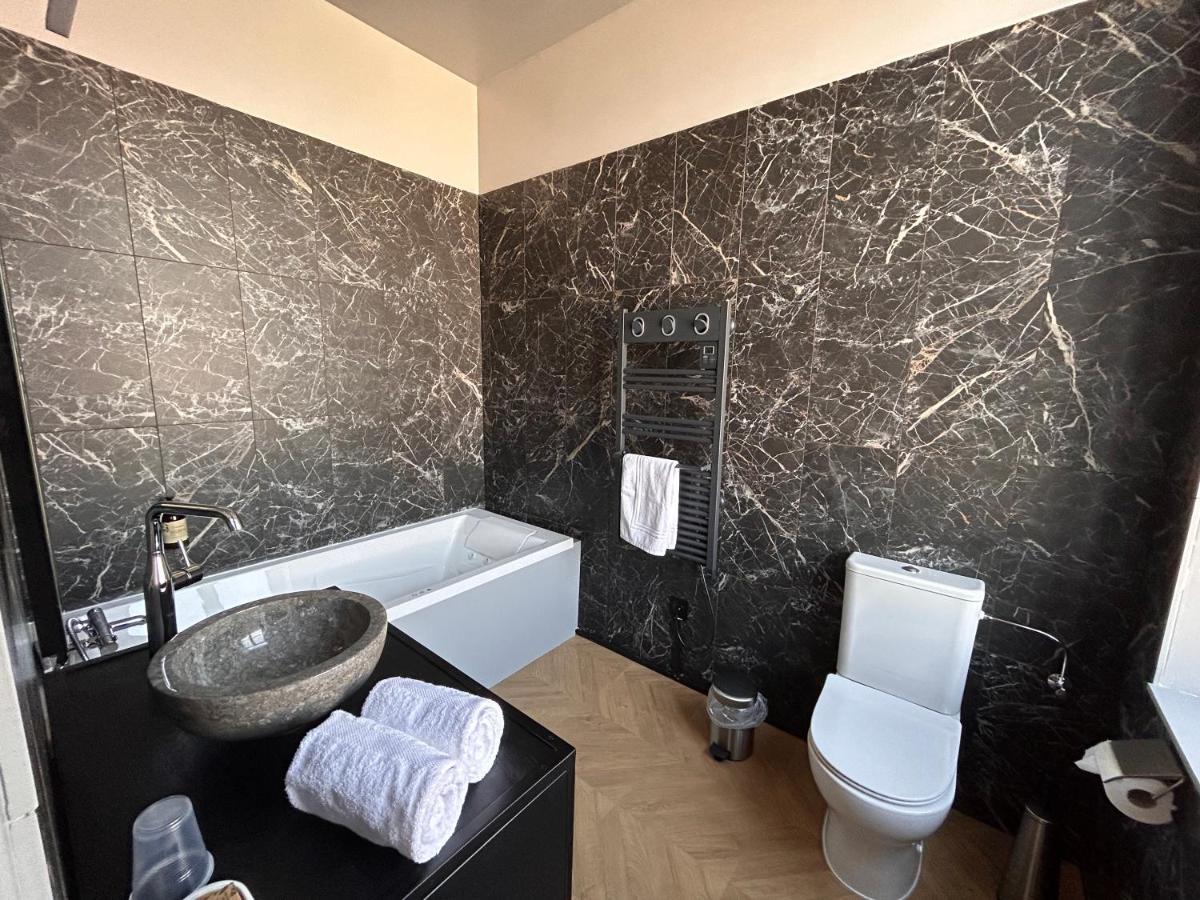 Отель Le Manoir Du Monde Lieu-Saint-Amand Экстерьер фото